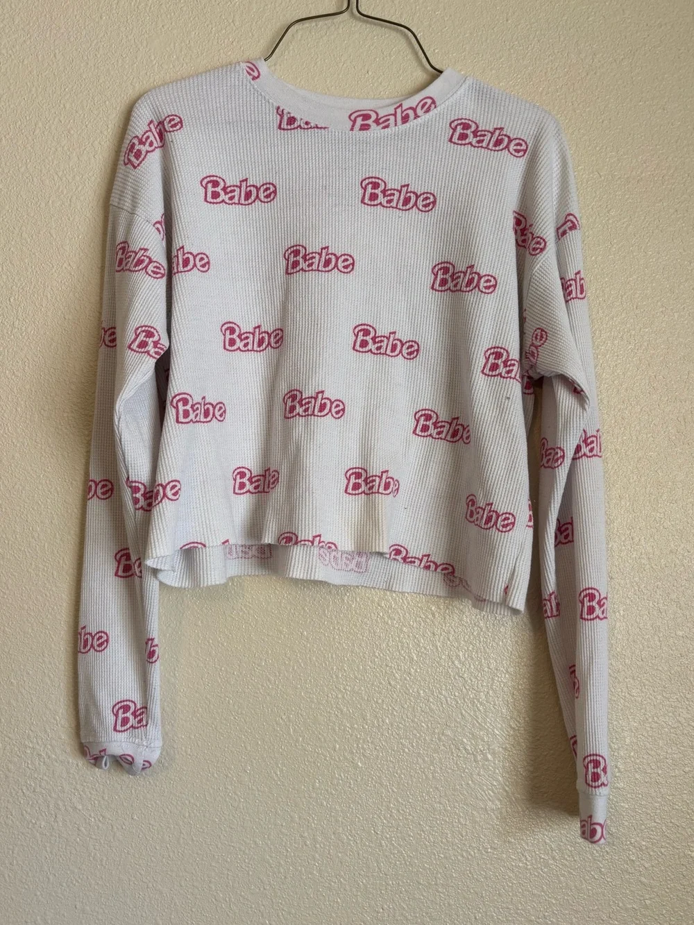 Chemistry White Waffle Knit Crewneck Sweater with Pink 